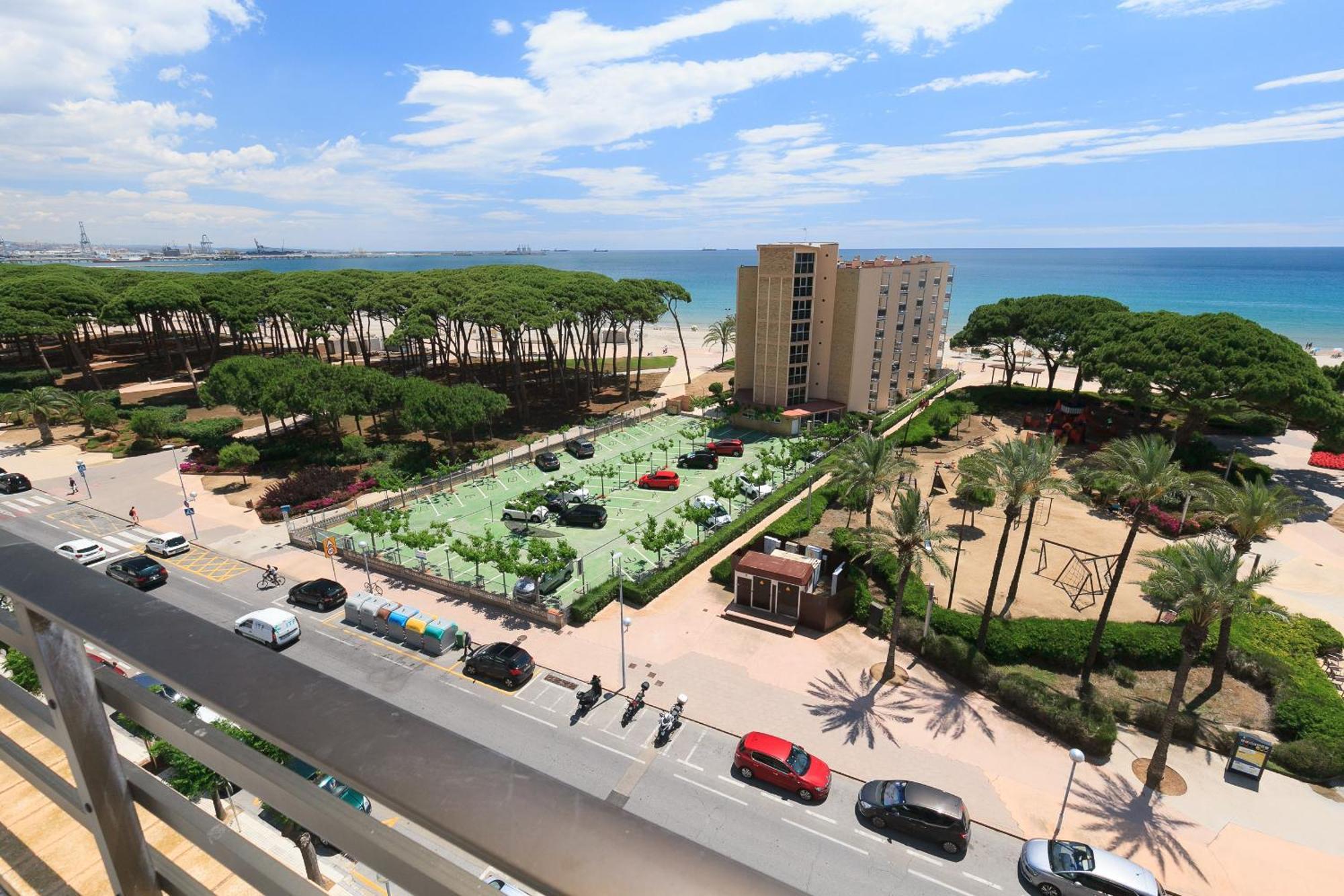 Uhc Caspel Apartments ลาปีเนดา ภายนอก รูปภาพ